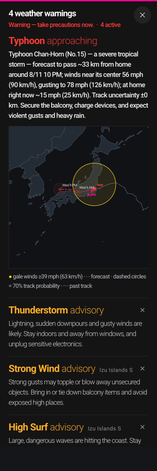 スマートフォン——台風警報と進路図